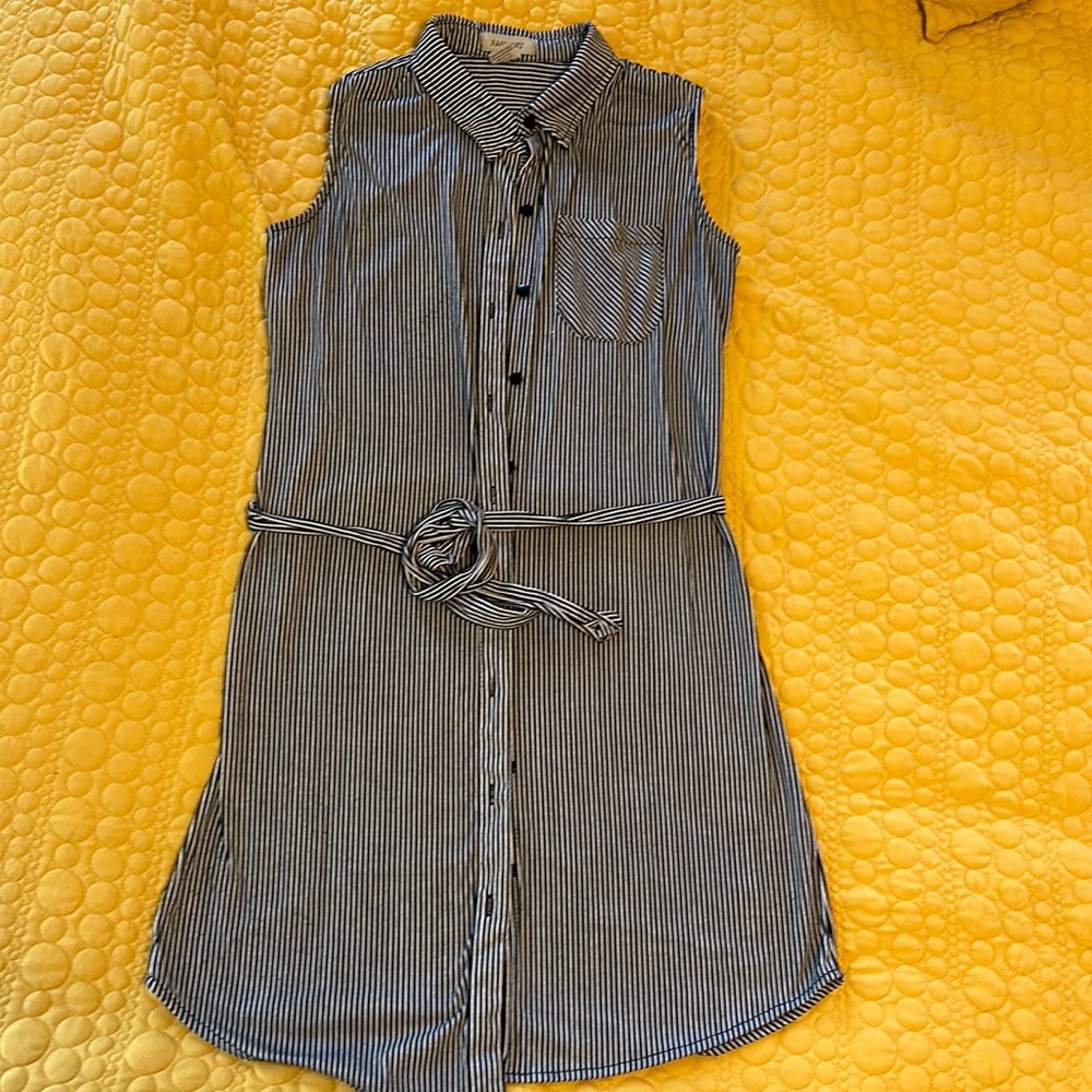 Passport brand size small shirt dress, navy blue with removable belt